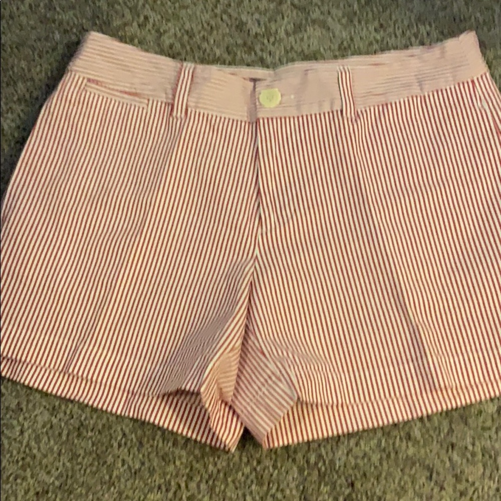 Vineyard vines stripe shorts